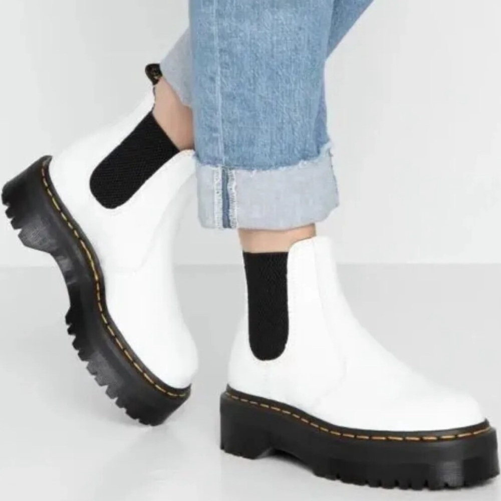 DR. MARTENS 2976 QUAD PLATFORM CHELSEA WOMEN'S BOOT‎ WHITE SMOOTH LEATHER SIZE 9
